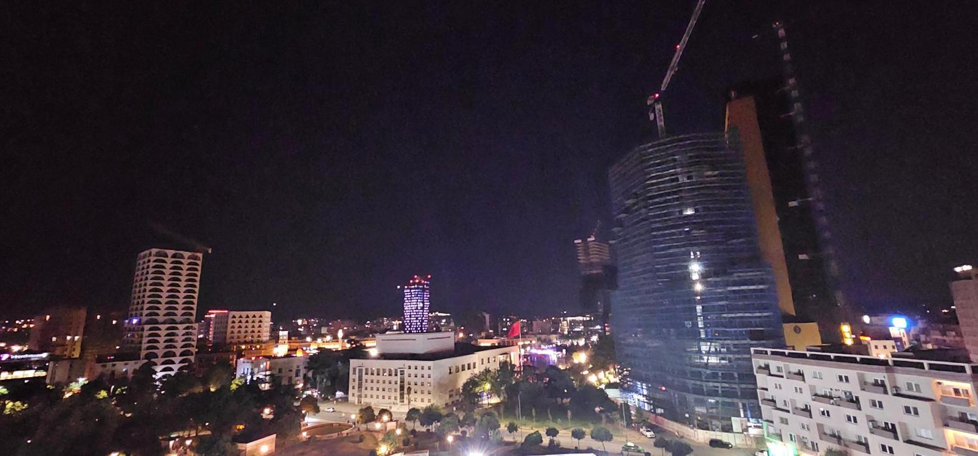 Free Parking Skanderbeg Square - Spacious Central Apartment ティラナ エクステリア 写真