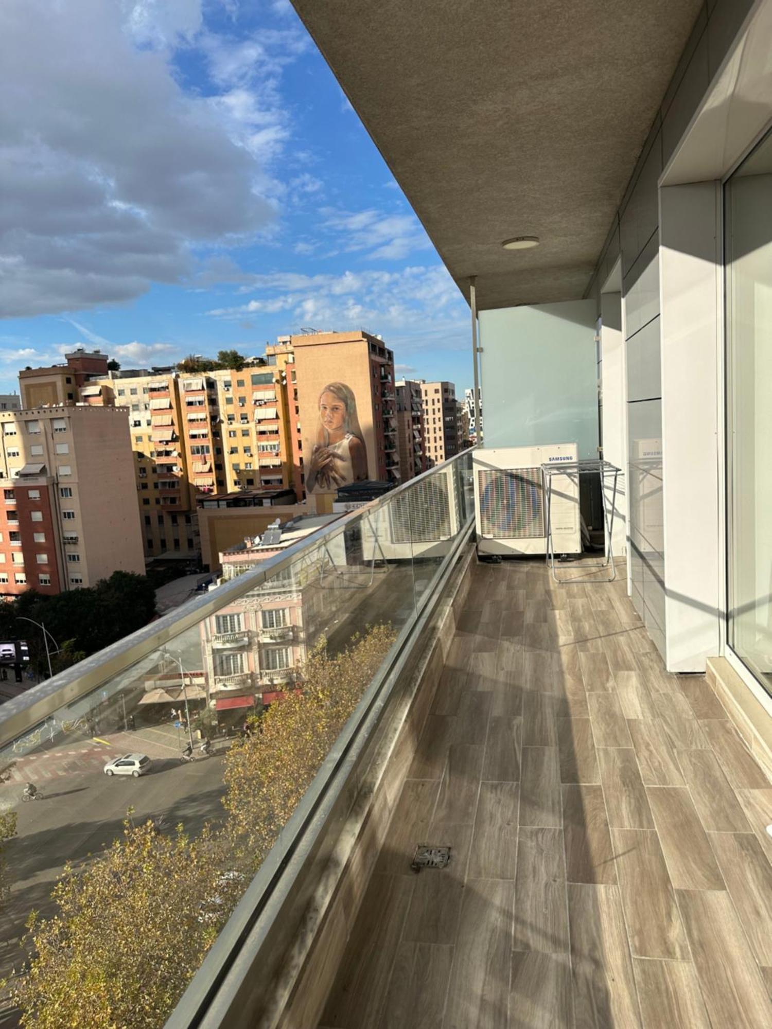 Free Parking Skanderbeg Square - Spacious Central Apartment ティラナ エクステリア 写真