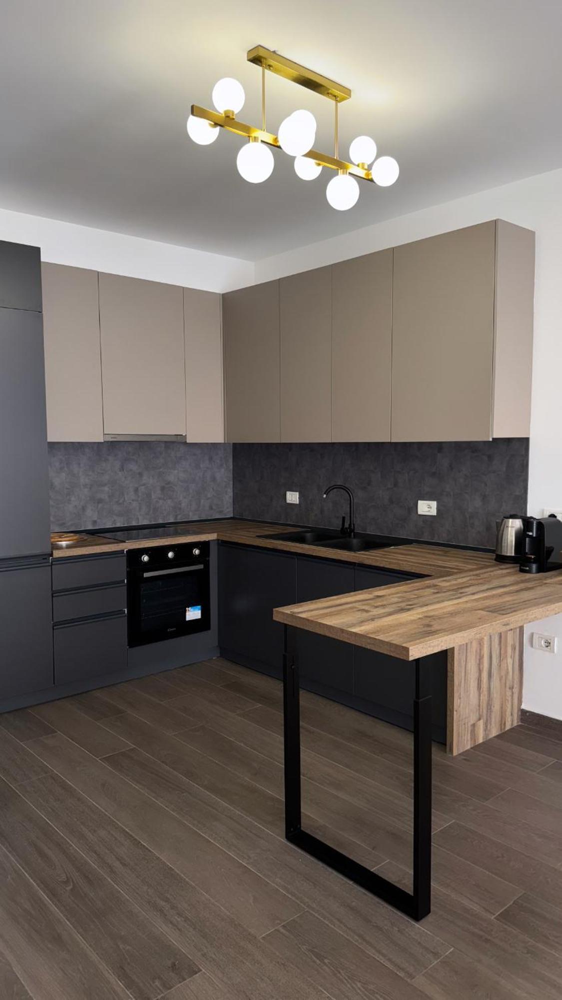 Free Parking Skanderbeg Square - Spacious Central Apartment ティラナ エクステリア 写真