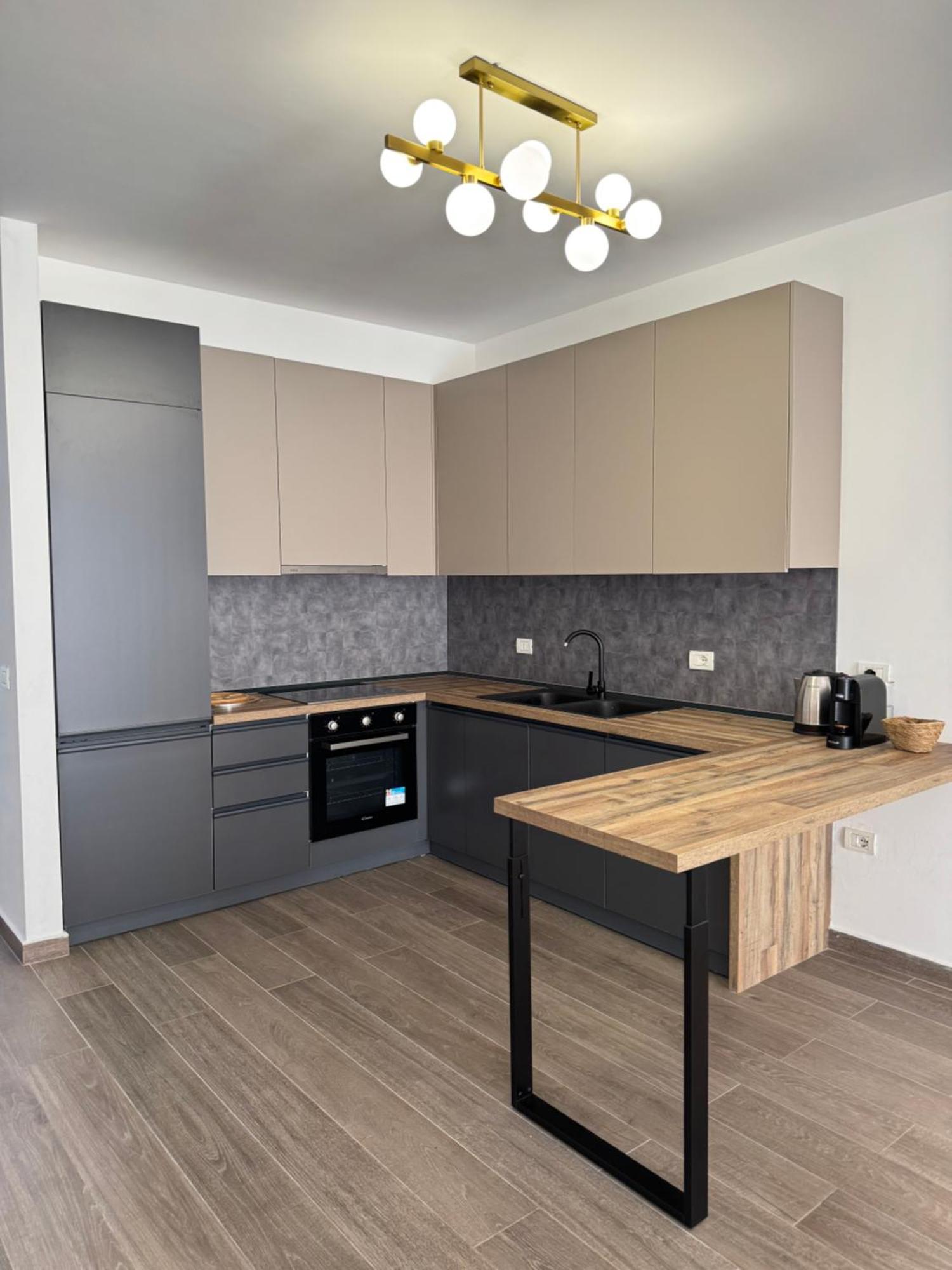 Free Parking Skanderbeg Square - Spacious Central Apartment ティラナ エクステリア 写真